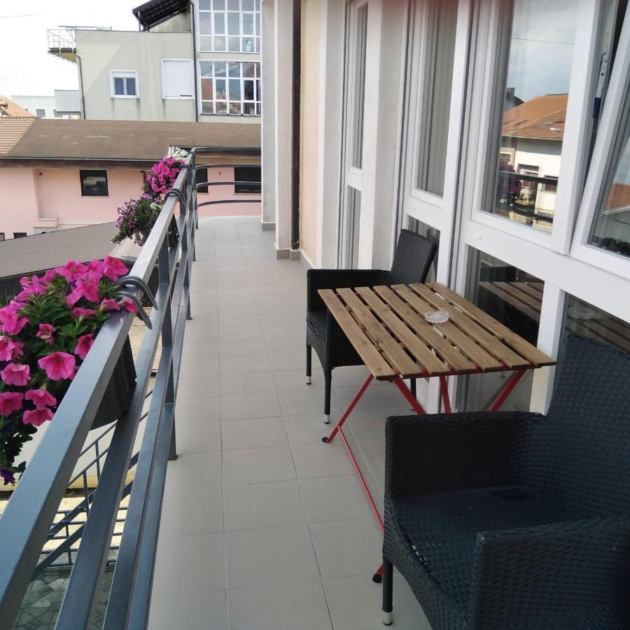 Apartman Zagreb , With Balcony And Free Parking Exterior photo