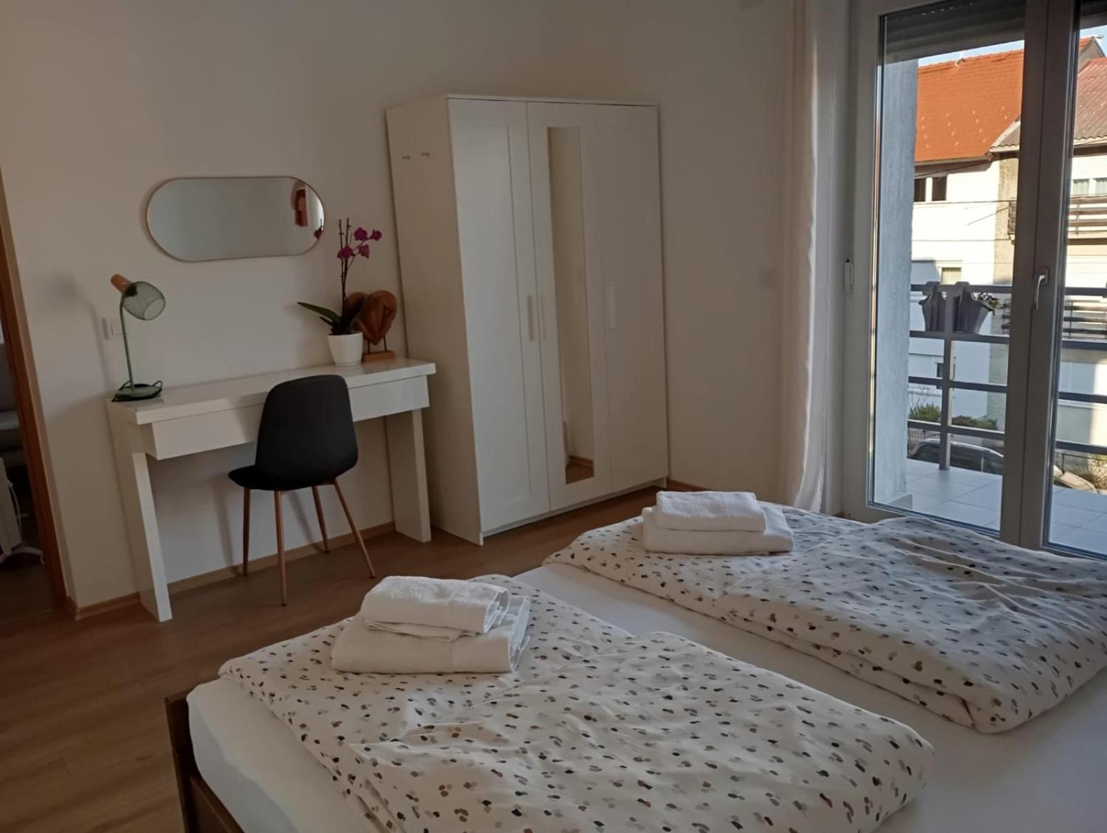 Apartman Zagreb , With Balcony And Free Parking Exterior photo